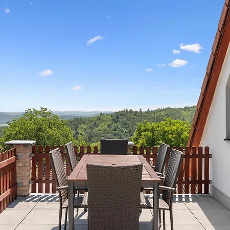Hébergement de vacances By Interhome Svatá